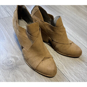 Eileen Fisher Jenkins Tumbled Nubuck Ankle Bootie Size 7.5 Back Zipper Closure